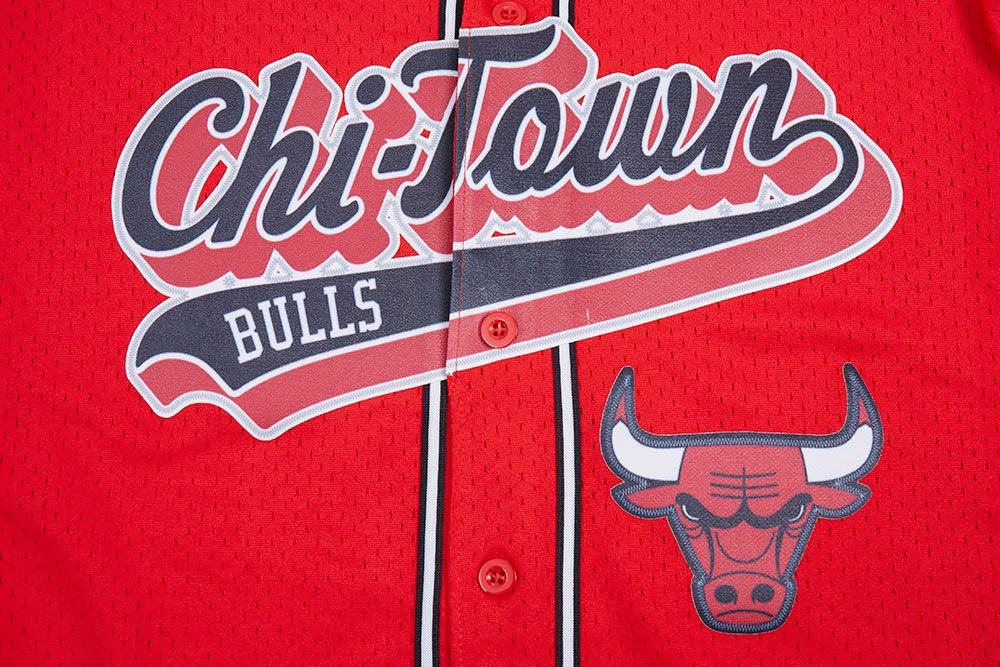 CHICAGO BULLS MEN'S BUTTON DOWN MESH TOP SCRIPT TAIL