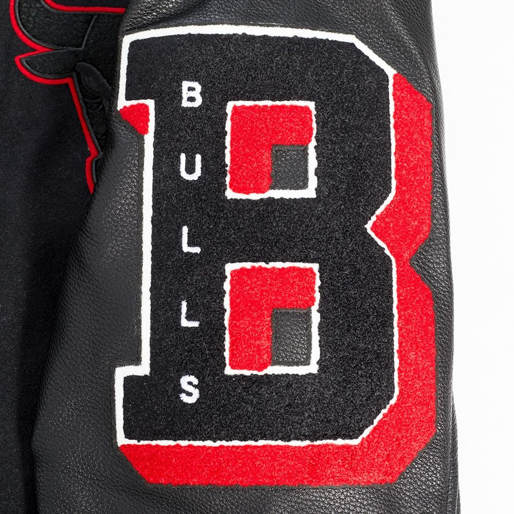 CHICAGO BULLS MEN'S VARSITY JACKET OLD ENGLISH