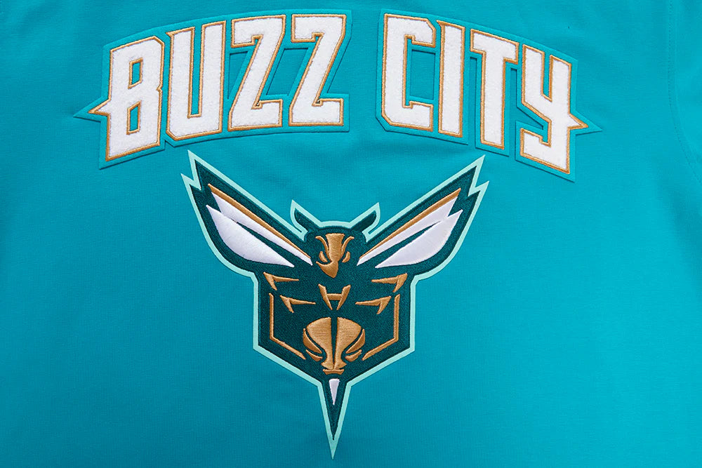 NBA CHARLOTTE HORNETS MEN'S CHEST BUZZ CITY TEE