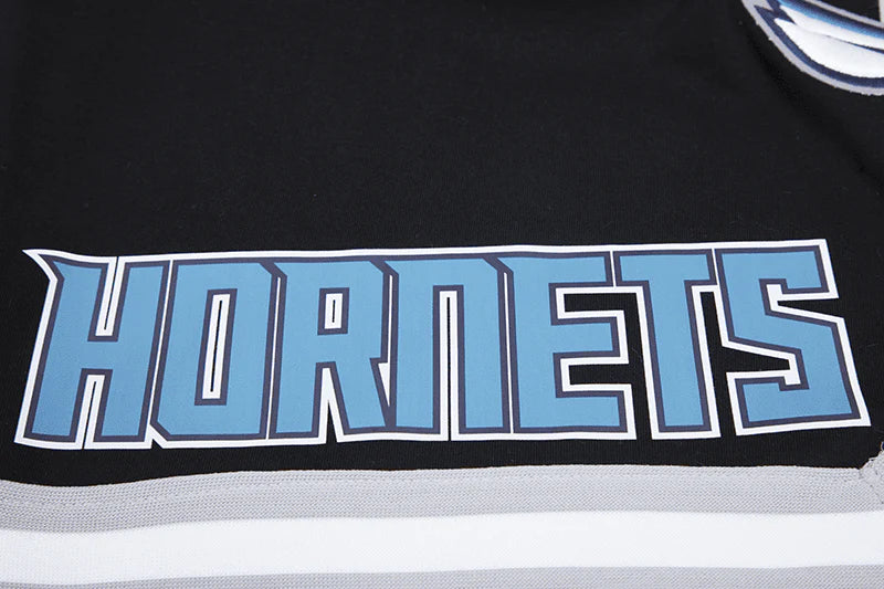 NBA CHARLOTTE HORNETS CLASSIC CHENILLE MEN'S SHORT