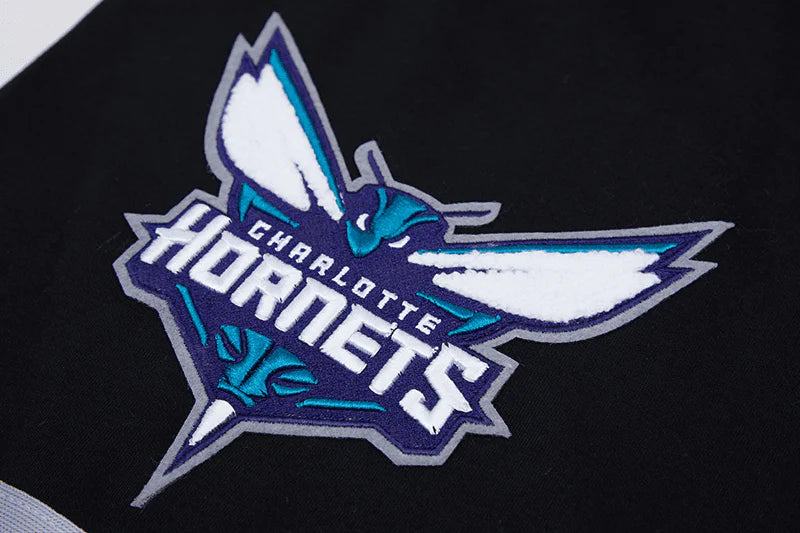 NBA CHARLOTTE HORNETS CLASSIC CHENILLE MEN'S SHORT