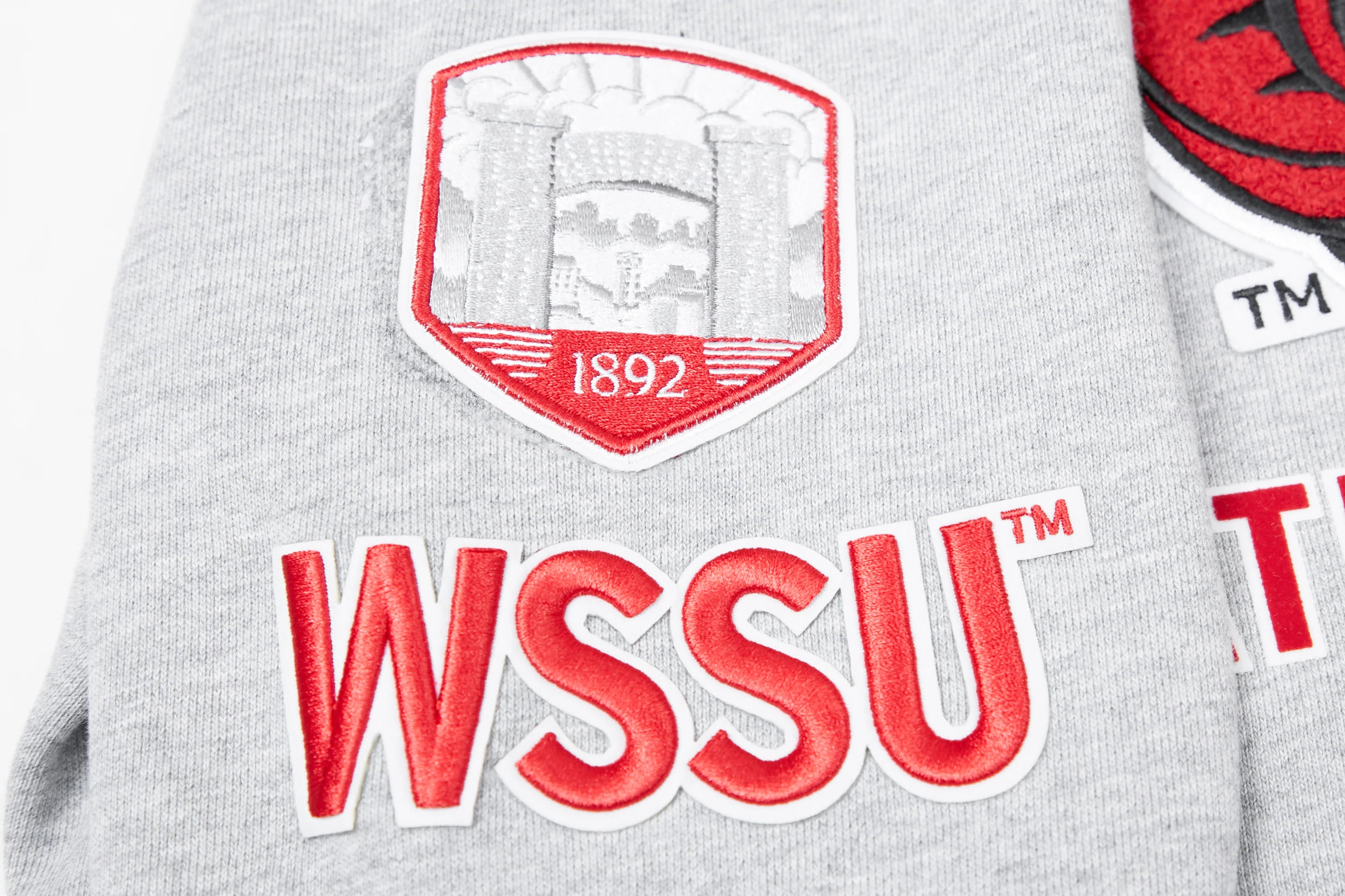 WINSTON SALEM STATE UNIVERSITY CLASSIC MEN'S STACKED LOGO CREWNECK