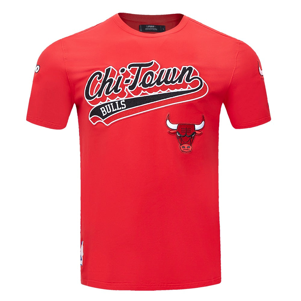 CHICAGO BULLS SCRIPT TAIL SJ TEE