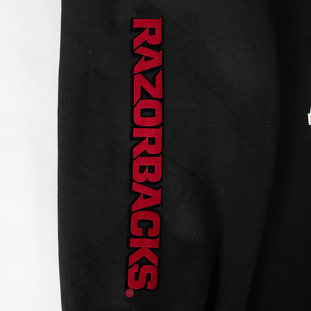 UNIVERSITY OF ARKANSAS CLASSIC MEN'S STACKED LOGO CREWNECK